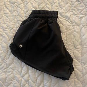 lululemon hotty hot short